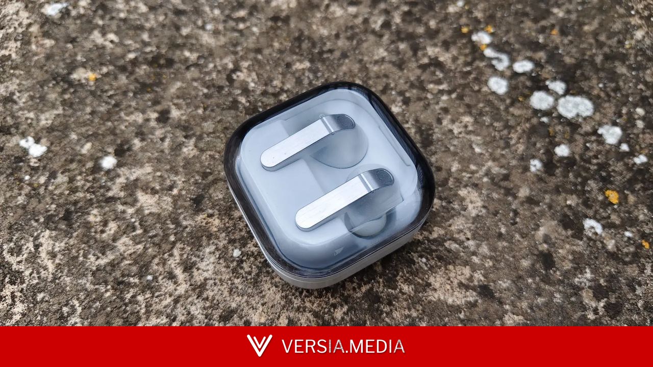 Samsung podría ampliar su catálogo para lanzar unos nuevos auriculares de clip, según los rumores